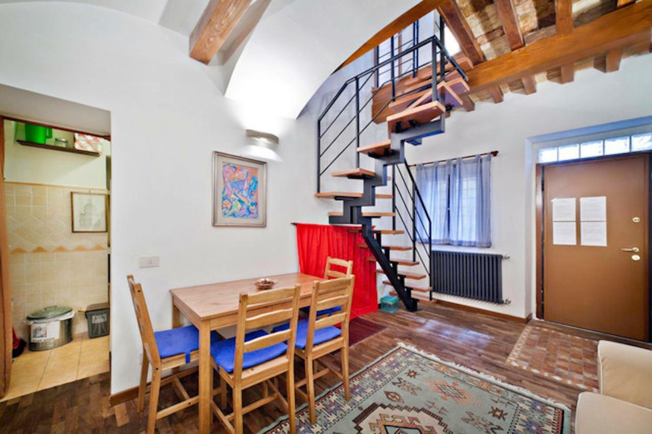 Caratteristico Appartamento A Piazza Navona Рим Екстериор снимка